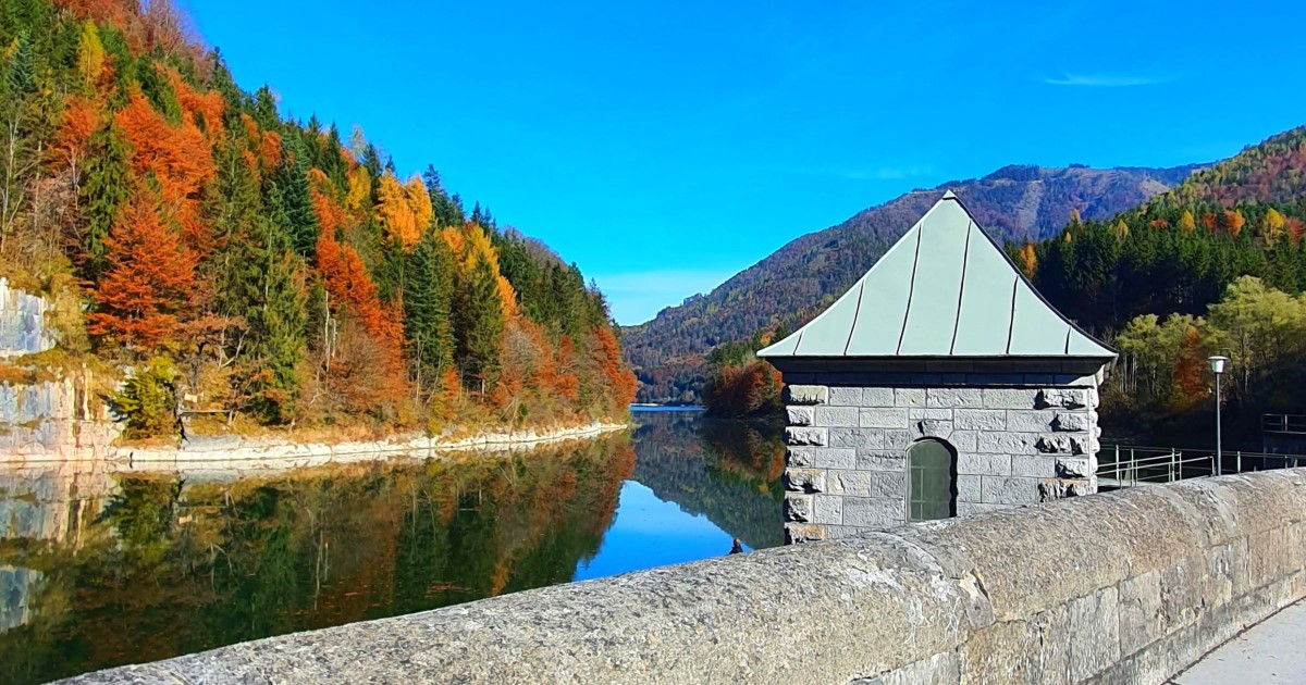 Wiestal Staumauer im Herbst © TVB Puch